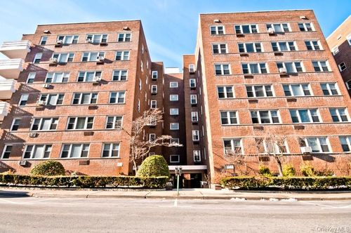 3e-30 E Hartsdale Ave, Hartsdale, NY, 10530-2738 | Card Image