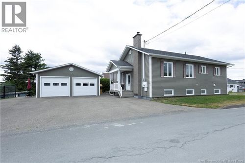 183 St Georges St, House with 3 bedrooms, 2 bathrooms and null parking in Grand-Sault/Grand Falls NB | Card Image