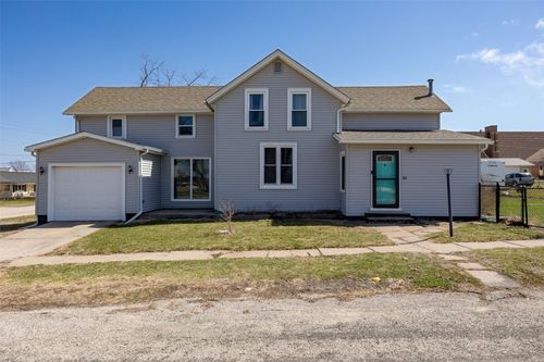 100 3rd Ave, Newhall, IA, 52315 | Card Image