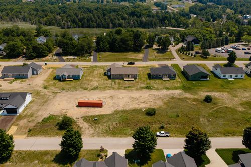 11527 S Sunset Dr, Empire, MI, 49630-5000 | Card Image