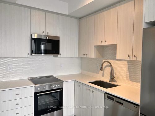 2710-15 Wellington St S, Kitchener, ON, N2G0E4 | Card Image