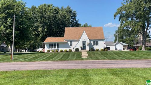 117 W 3rd St, Meriden, IA, 51037-7706 | Card Image