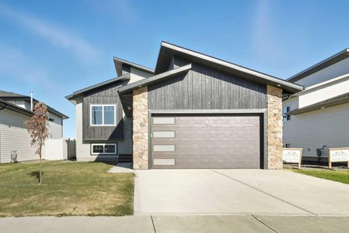 66 Metcalf Way, Lacombe, AB, T4L0J9 | Card Image