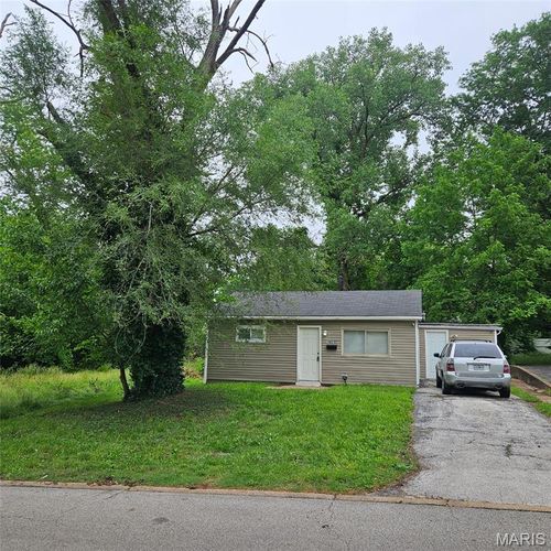 10212 Duke Dr, Saint Louis, MO, 63136-5910 | Card Image