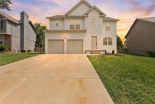 21470 W 122nd St, Olathe, KS, 66061-6366 | Card Image
