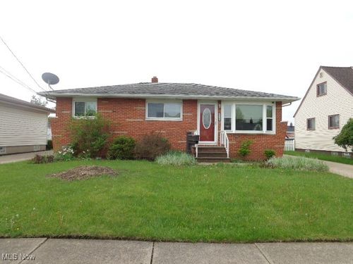 15723 Meigs Blvd, Brook Park, OH, 44142-2972 | Card Image
