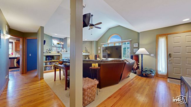 2232 Durand Dr, Townhouse with 2 bedrooms, 2 bathrooms and 2 parking in Downers Grove IL | Image 8