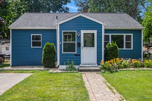 546 Humphrey St, South Haven, MI, 49090-1911 | Card Image