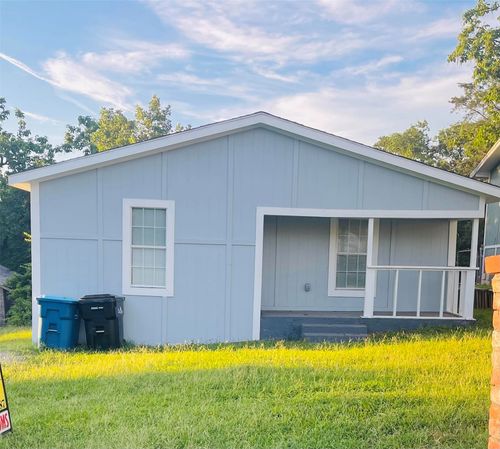 1217 W Nelson St, Denison, TX, 75020-4215 | Card Image