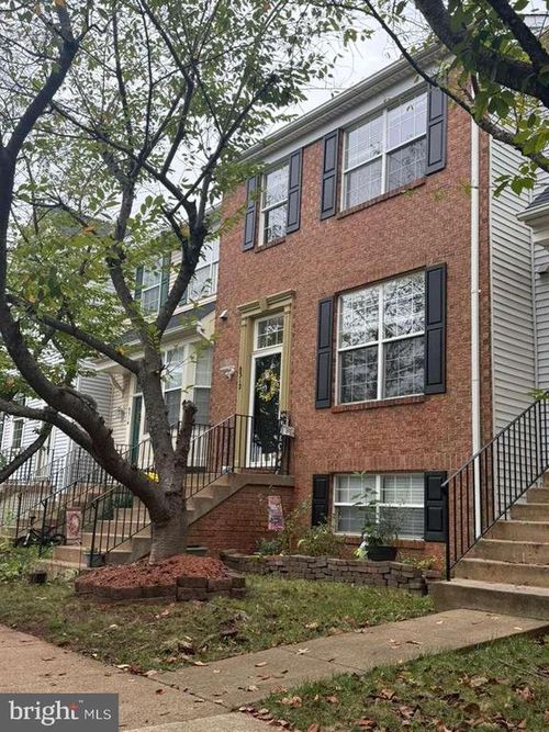 8312 Wallace Ln, MANASSAS, VA, 20109-8249 | Card Image