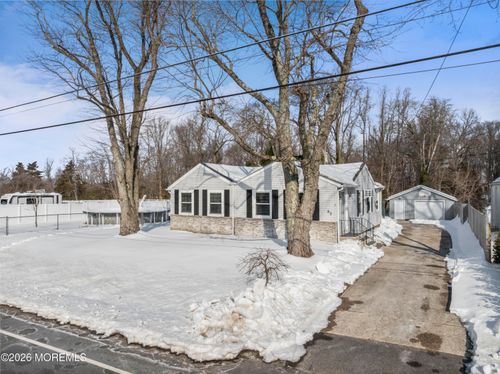 83 Chesterfield Jacobstown Rd, Wrightstown, NJ, 08562-1916 | Card Image