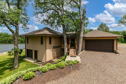 2642 250th St, De Witt, IA, 52742-9171 | Card Image