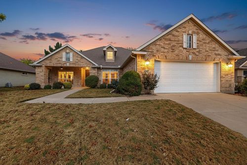 9516 Grandview Dr, Denton, TX, 76207-6633 | Card Image
