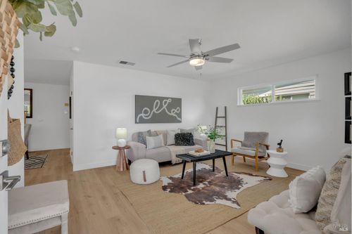 360 Markham Ave, Vacaville, CA, 95688-2317 | Card Image