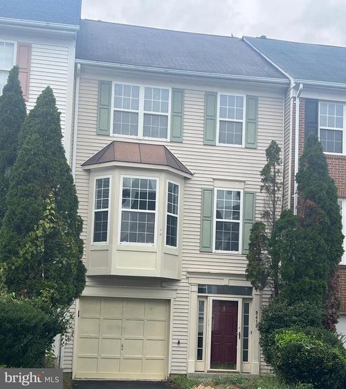 9418 Black Hawk Ct, MANASSAS PARK, VA, 20111-3003 | Card Image