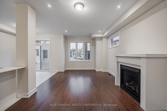605 Bearberry Pl, House other with 4 bedrooms, 3 bathrooms and 1 parking in Milton ON | Image 8
