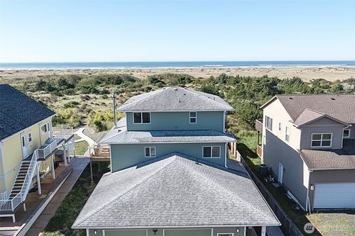 27 Ocean Ln, Copalis Beach, WA, 98535-1231 | Card Image