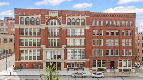 apt-403-612 Central St, Kansas City, MO, 64105-1624 | Card Image