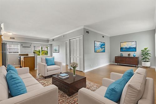 apt-27-924 Se 2nd St, FORT LAUDERDALE, FL, 33301-3618 | Card Image