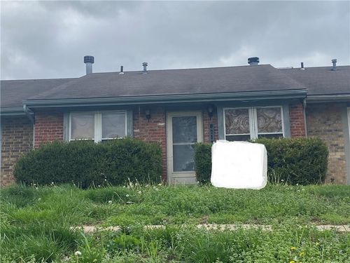 8213 Nw Mace Rd, Kansas City, MO, 64152-1933 | Card Image