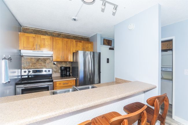 Passthrough kitchen for open feel | Image 12