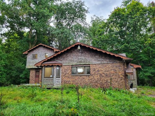 1435 121st Ave, Hopkins, MI, 49328-9624 | Card Image