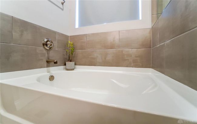 539 Bellasera Dr, House other with 3 bedrooms, 3 bathrooms and null parking in Sugarcreek Township OH | Image 35