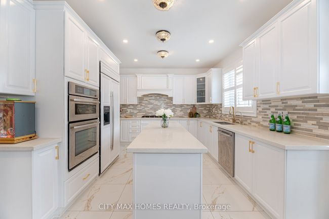 57 Beacon Hill Dr, House other with 7 bedrooms, 6 bathrooms and 4 parking in Brampton ON | Image 10
