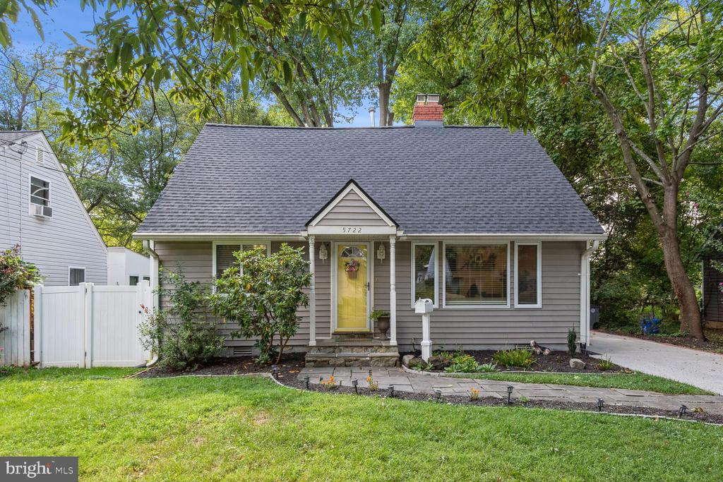 Denfield Rd, Rockville, MD 20851