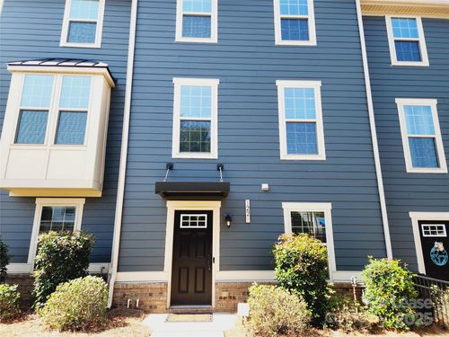 1229 Queen Lyon Ct, Charlotte, NC, 28205-5270 | Card Image