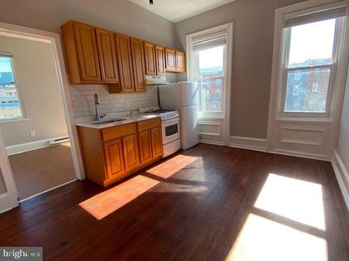 2r-2105 N Howard St, PHILADELPHIA, PA, 19122-1712 | Card Image