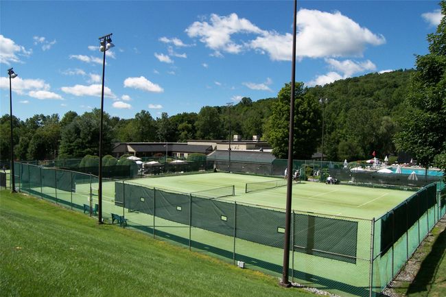 Amenities several tennis courts in complex | Image 11
