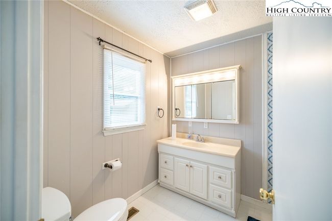337 Pioneer Rdg, House other with 3 bedrooms, 2 bathrooms and null parking in Sparta NC | Image 17