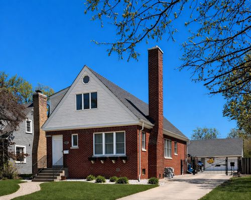 8039 Forest Ave, Munster, IN, 46321-1142 | Card Image