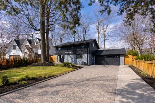 1915 Delaney Dr, Mississauga, ON, L5J3L2 | Card Image