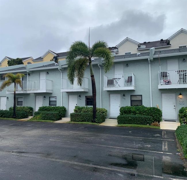 4123 - 4123 Ne 21 St Ter, Townhouse with 1 bedrooms, 2 bathrooms and null parking in Lighthouse Point FL | Image 20