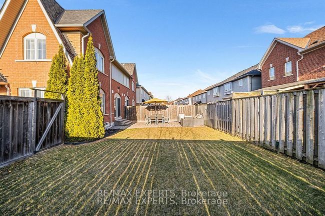 9 Carpendale Cres, House attached with 3 bedrooms, 2 bathrooms and 2 parking in Ajax ON | Image 39