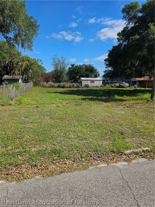 327 E Seventh Street, Zolfo Springs, FL, 33890 | Card Image