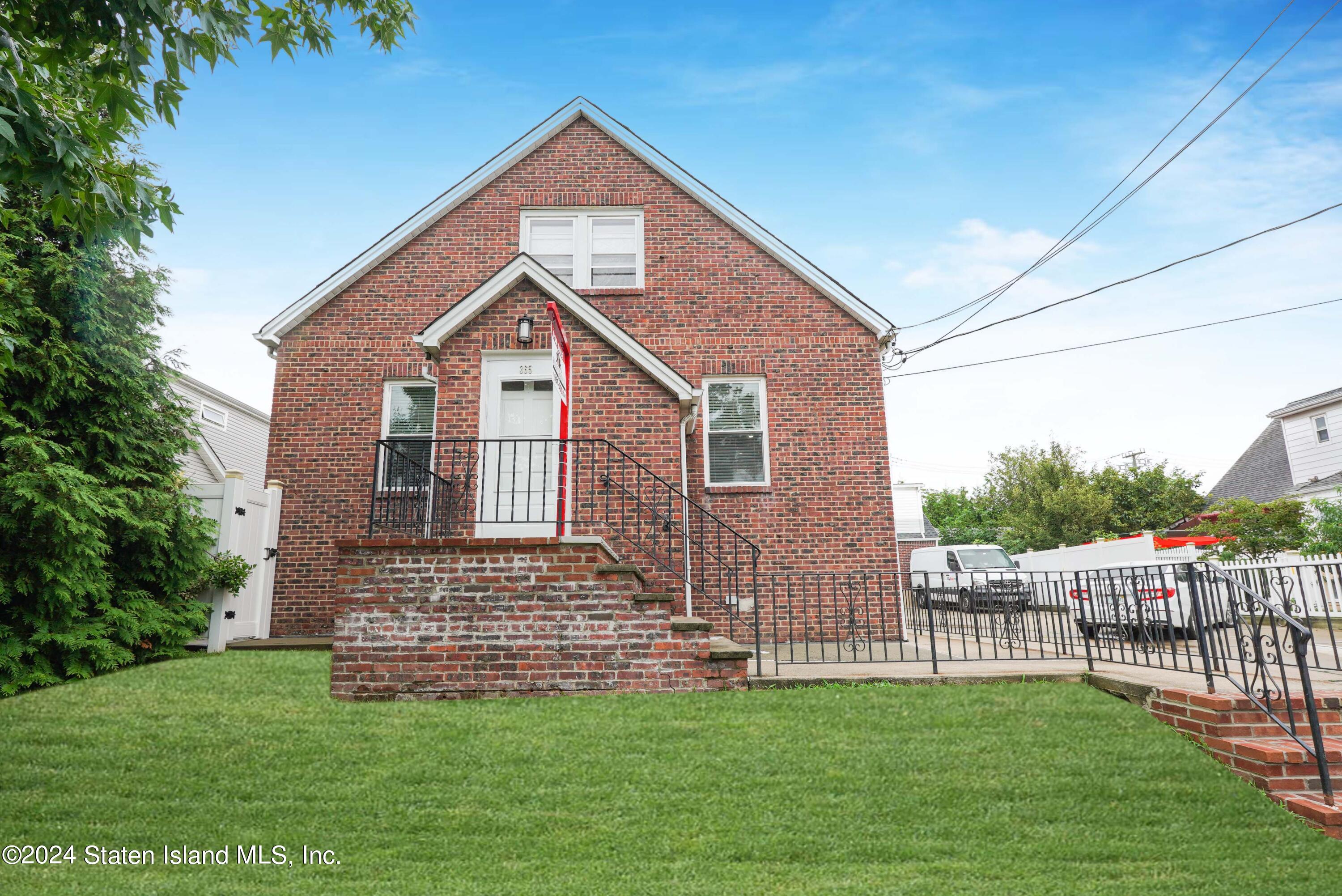 Liberty Ave, Staten Island, NY 10305