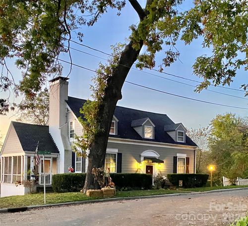 9 Crescent Dr, Marion, NC, 28752-3390 | Card Image