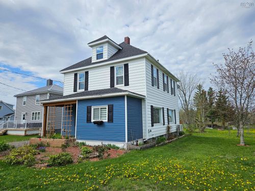 37 Morris St, Springhill, NS, B0M1X0 | Card Image