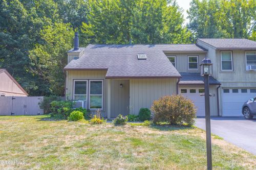 33 Thimbleberry Rd, Malta, NY, 12020-4304 | Card Image