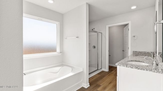 Primary Bathroom | Image 15