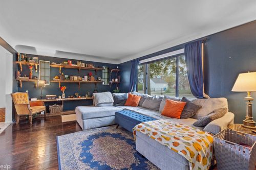 21746 Wellington Ave, Warren, MI, 48089-2825 | Card Image