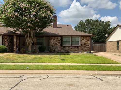 2313 Dalewood Ln, Bedford, TX, 76022-7739 | Card Image