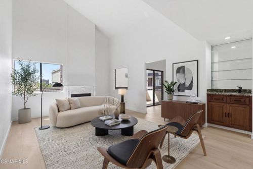 304-1200 Valley View Rd, Glendale, CA, 91202-1763 | Card Image