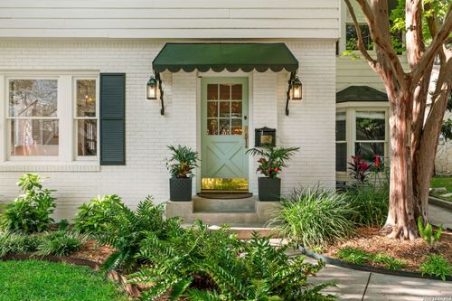 324 Wildrose Ave, San Antonio, TX, 78209-3817 | Card Image