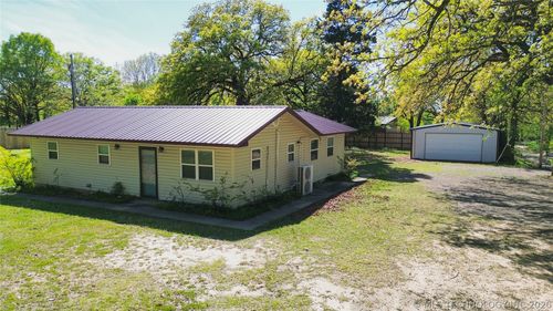 420502 E 1170 Rd, Eufaula, OK, 74432-2745 | Card Image