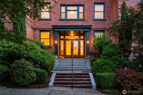 103-1216 1st Ave W, Seattle, WA, 98119-3548 | Card Image