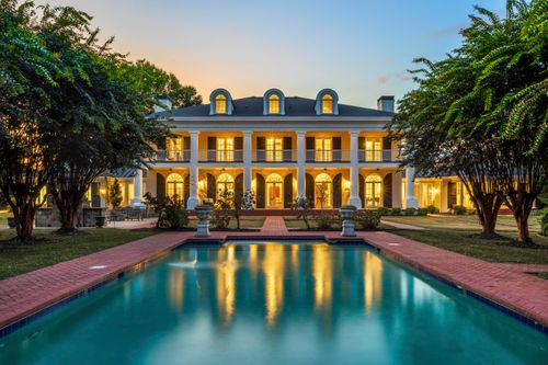 7900 Thunder Farms Trl, Ooltewah, TN, 37363-7137 | Card Image